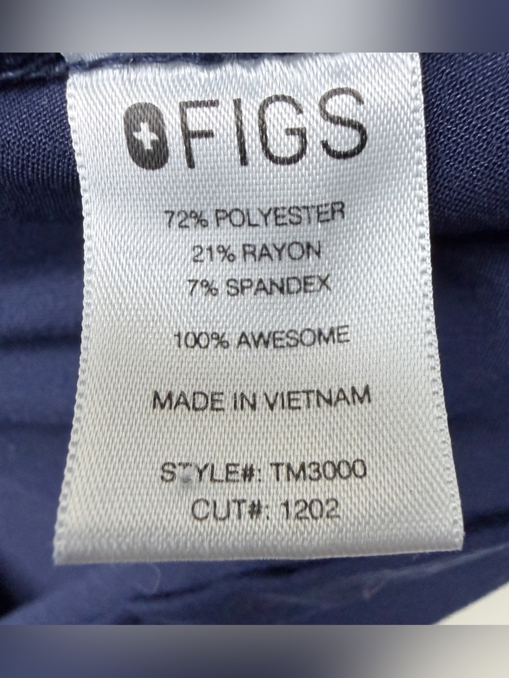 FIGS Men's Chisec Three-Pocket Scrub Top Navy - Picture 6 of 7